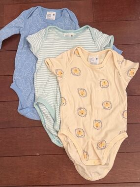 Bundle of 3 Boys Uniqlo One-Piece Bodysuits